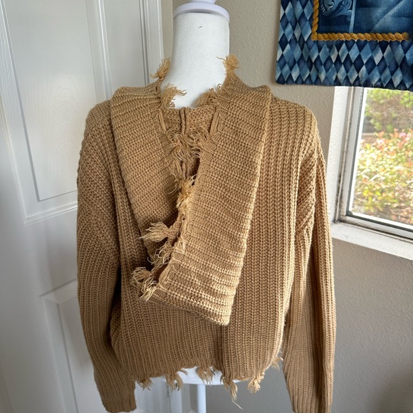 Knit cropped top sweater. Fore size medium. Color tan - Picture 6 of 8